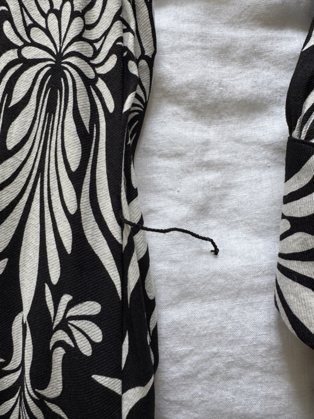 H&M Black and White Long-Sleeve Printed Midi Dress - Picture 8 of 9